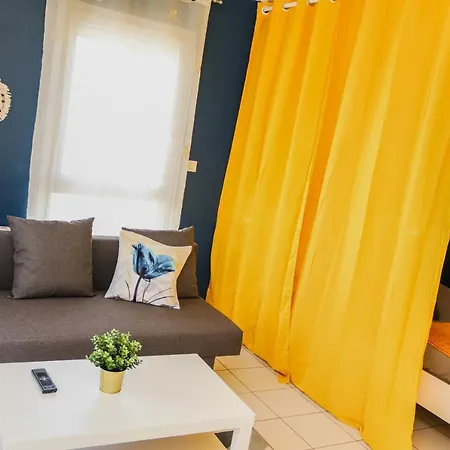 Nouveau Pasteur Netflix/ 5 Min Gare Apartment